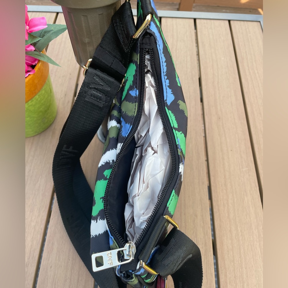 🌴 Diane Von Furstenberg Disco Zebra Green Utility Crossbody Bag - Picture 8 of 8